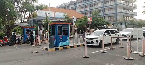 Sanur port car rental entering the gate